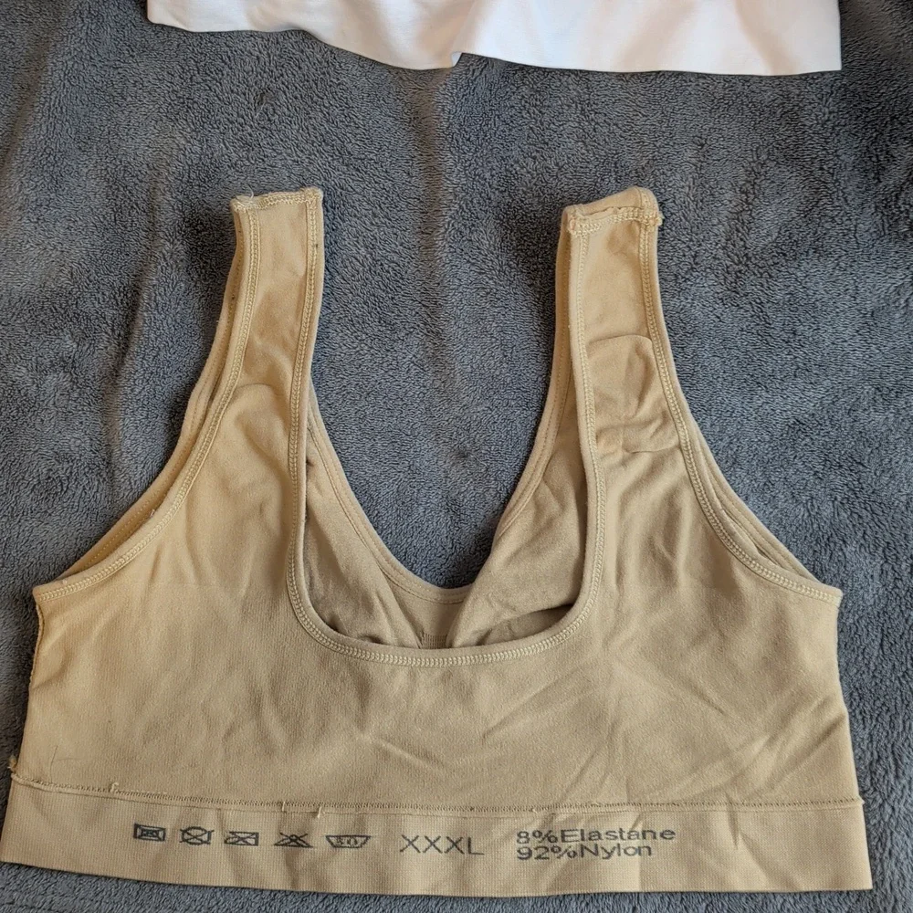 3 Sports Bras Light Support Size XXXL - Picture 4 of 9
